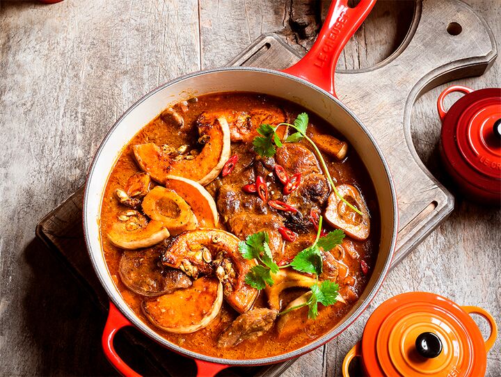 Cocotte de bœuf miso au beurre noisette et courge musquée rôtie au gingembre